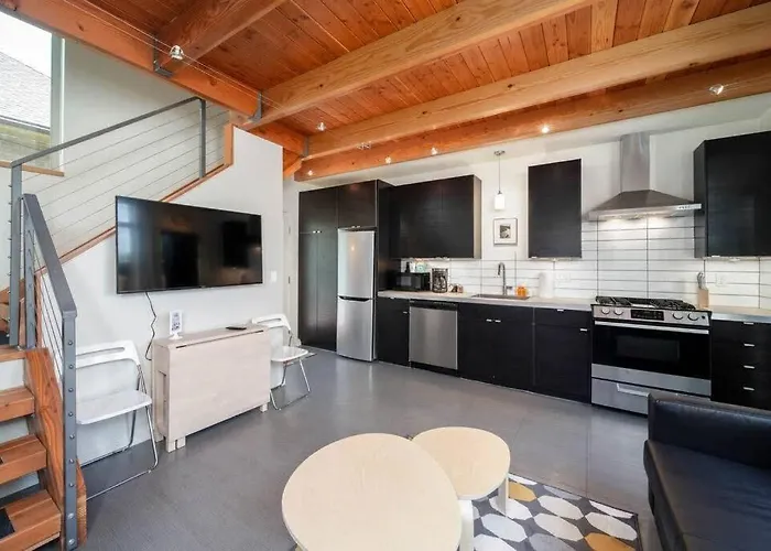 #Stayinmydistrict Buckman Open Loft-Style Townhome