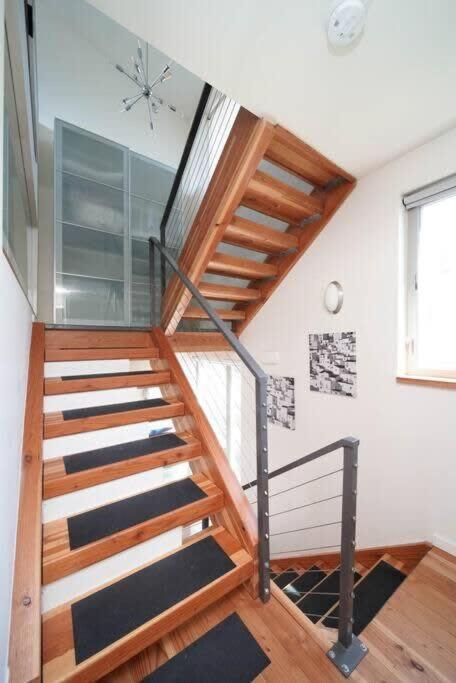 #stayinmydistrict Buckman Open Loft-style Townhome Holiday home