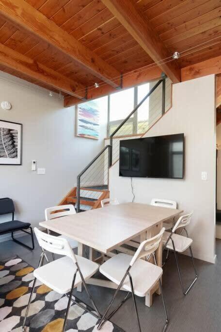 #stayinmydistrict Buckman Open Loft-style Townhome * Portland