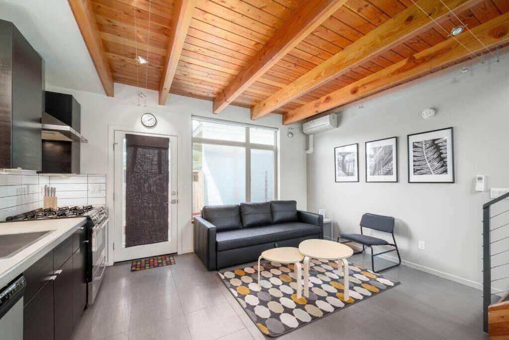 Holiday home #stayinmydistrict Buckman Open Loft-style Townhome Portland